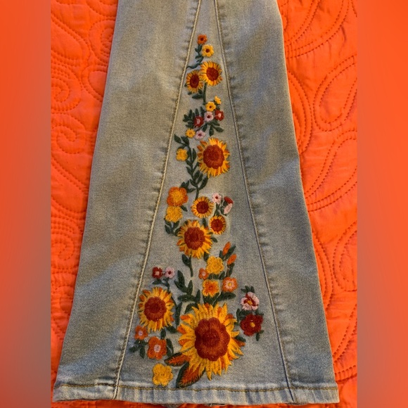 Embroidered jeans - Picture 4 of 7